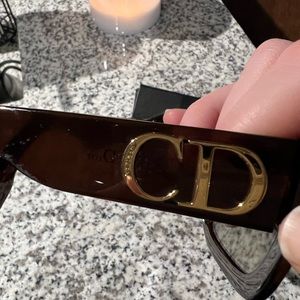CHRISTIAN DIOR sunglasses 🕶️